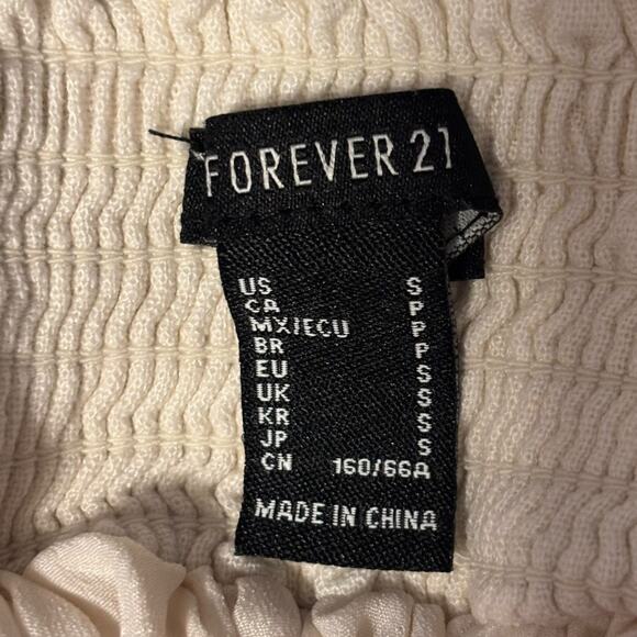 Forever 21 Women's Paper Bag Waist Shorts Size Small - Picture 3 of 4